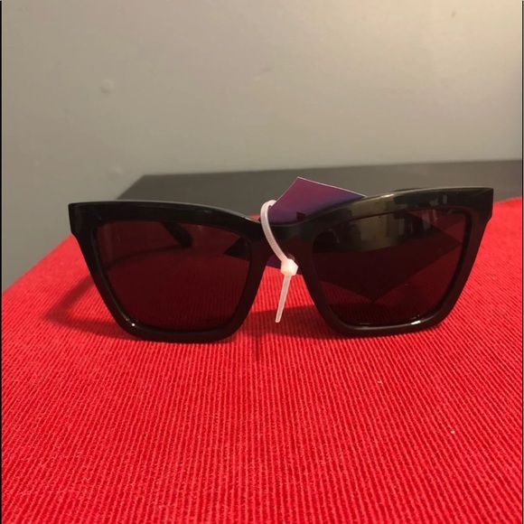 Coach sunglasses - Picture 1 of 3